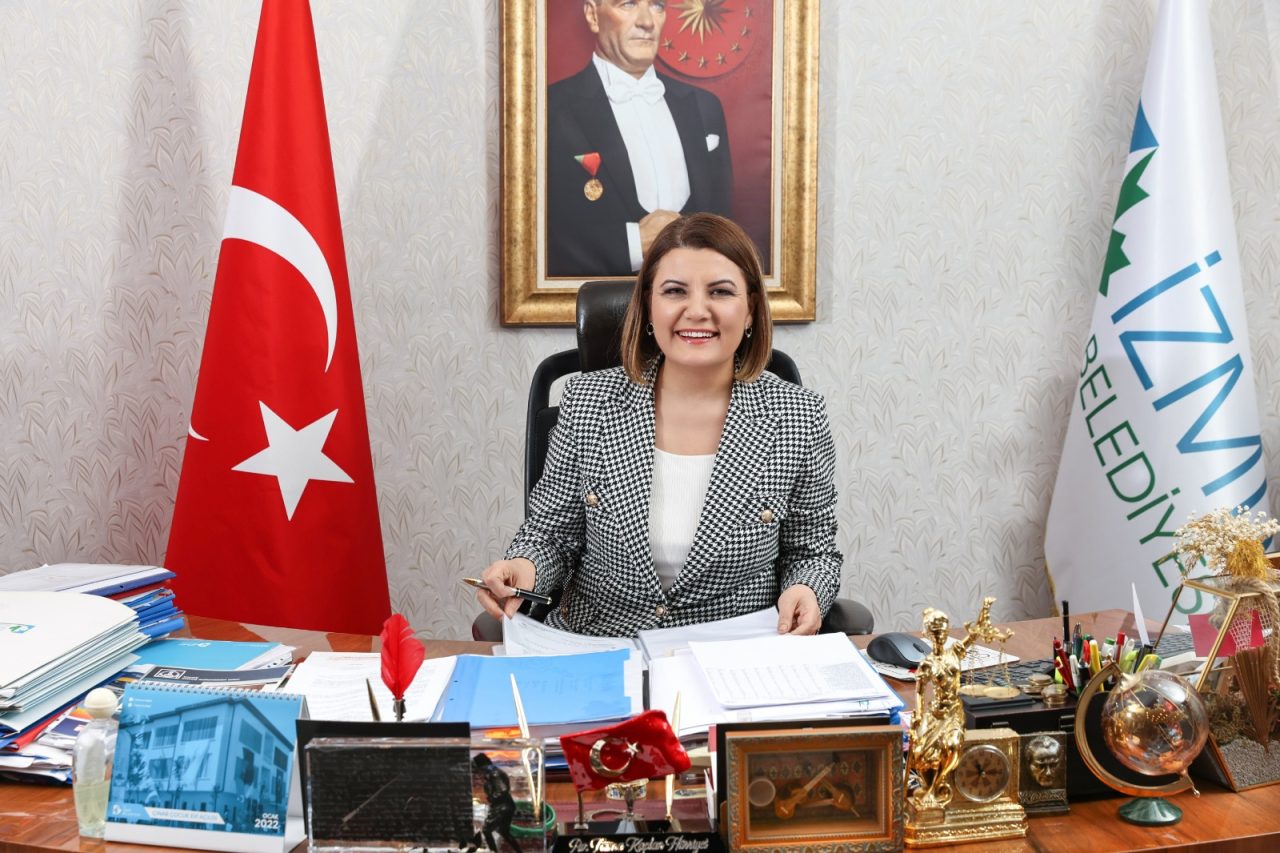 İzmit Belediye Başkanı Fatma Kaplan Hürriyet gözaltına alındı. (Fotoğraf: İzmit Belediyesi sitesi)