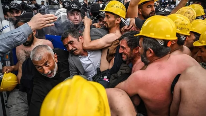 Madenciler Seslendi: 'Öldükten Sonra Uyanamayız Ölmeden Ses Çıkaralım' (Fotoğraf. Bağımsız Maden İş Sendikası x hesabı)