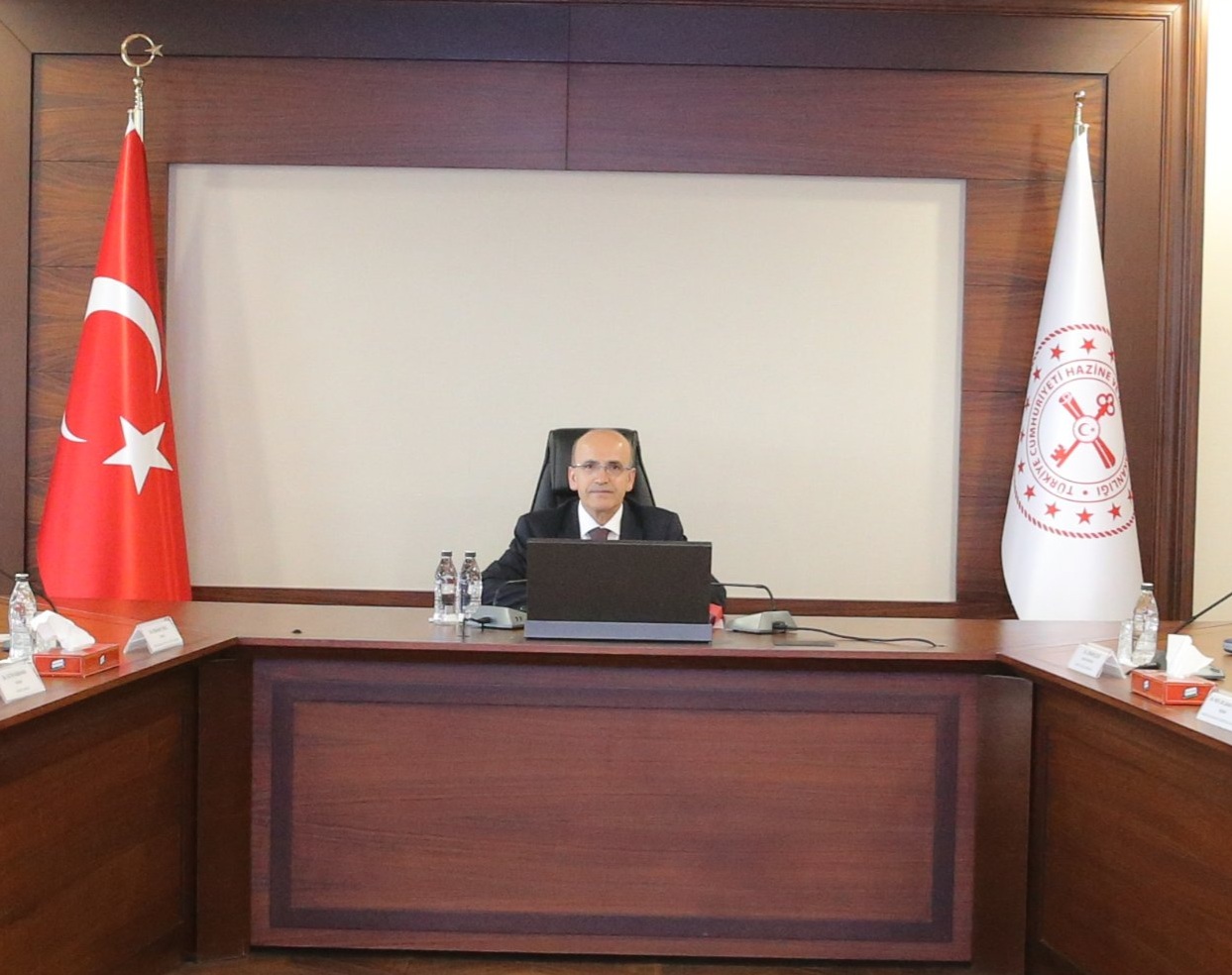 Bakan Şimşek cari denge verilerini açıkladı: Ağustosta 4,1 milyar dolar cari fazla. (Fotoğraf: Finansal İstikrar Komitesi Toplantısına İlişkin Basın Duyurusu, 27 Mayıs 2024, T.C. Hazine ve Maliye Bakanlığı X hesabı)