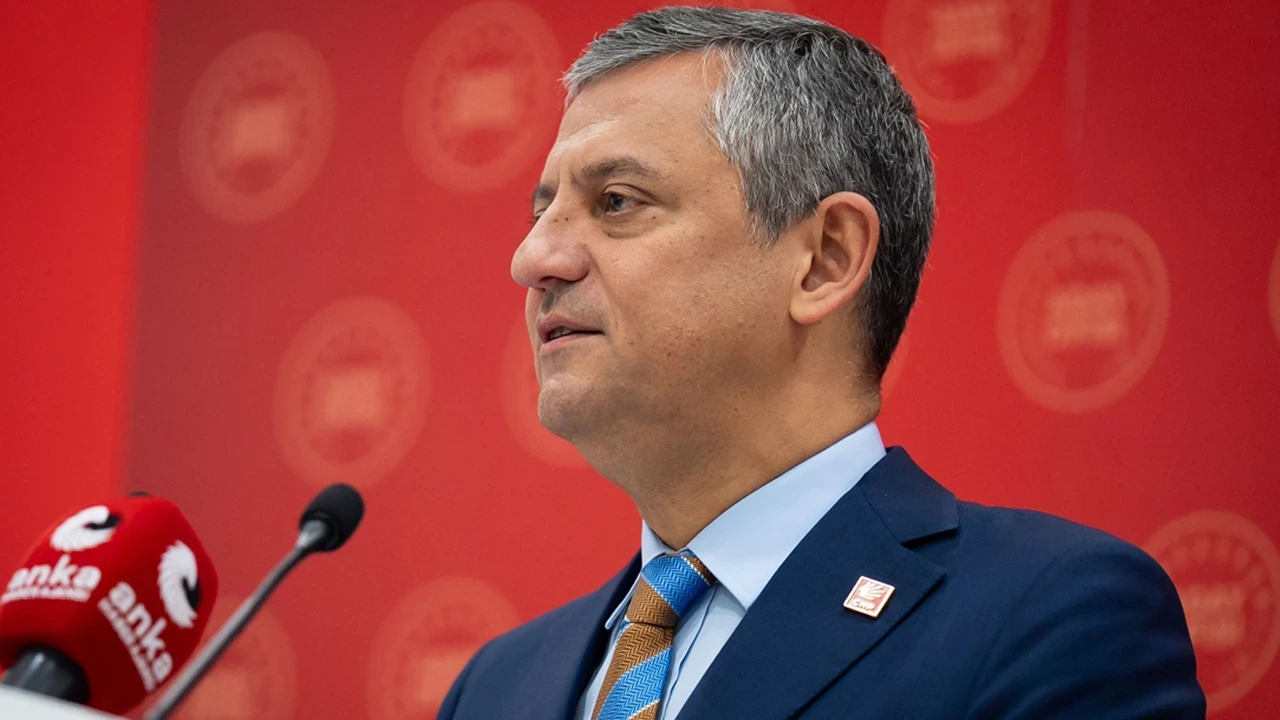 YENİ Parti Genel Başkanı Özgür Özel hakkında yeni fezleke hazırlandı. (Fotoğraf: ÖzgürÖzel x hesabı)