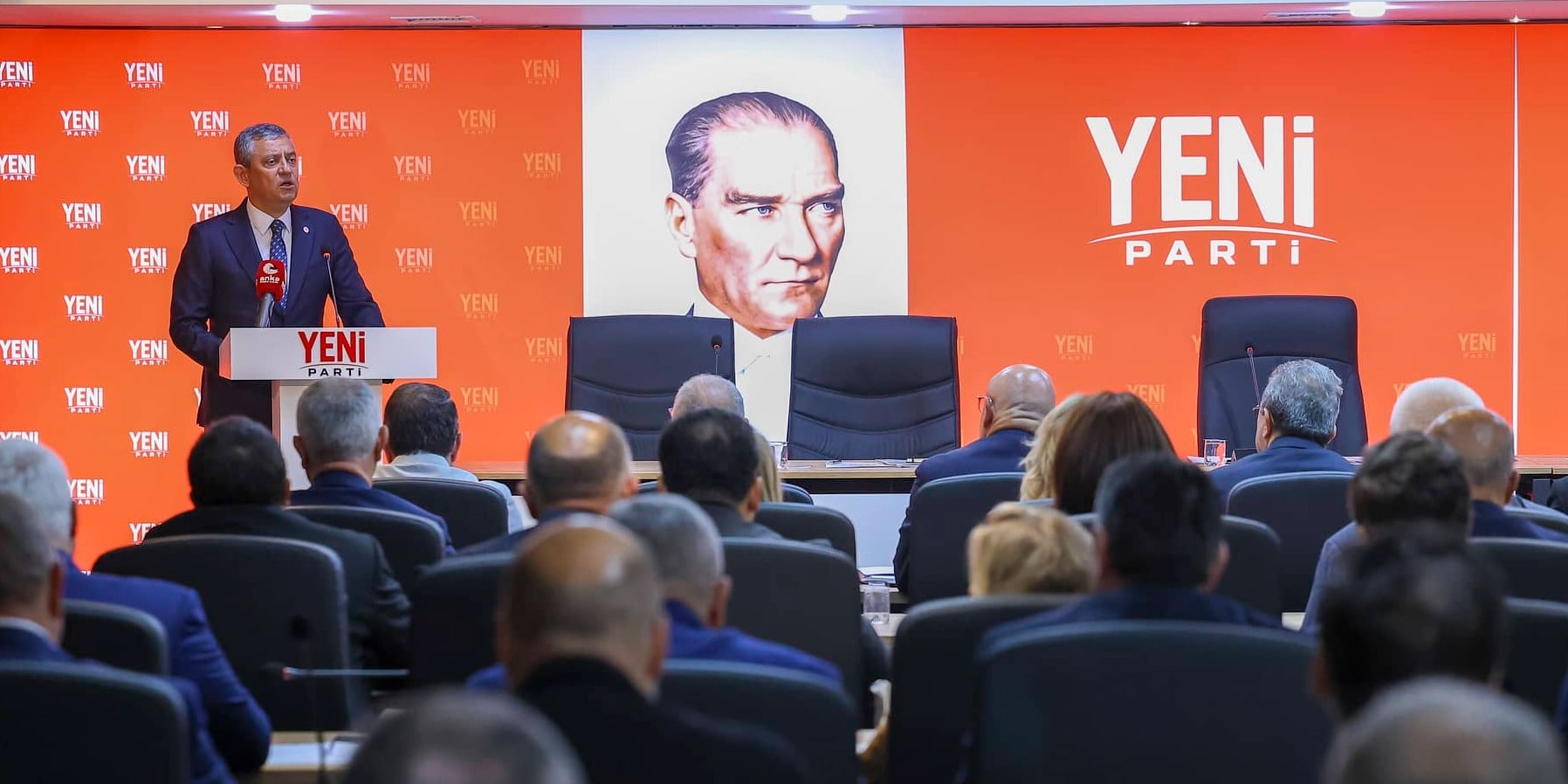YENİ Parti Lideri Özgür Özel: "Biz ateşin düştüğü yerde siyaset yapıyoruz." (Fotoğraf: YENİ Parti x hesabı)