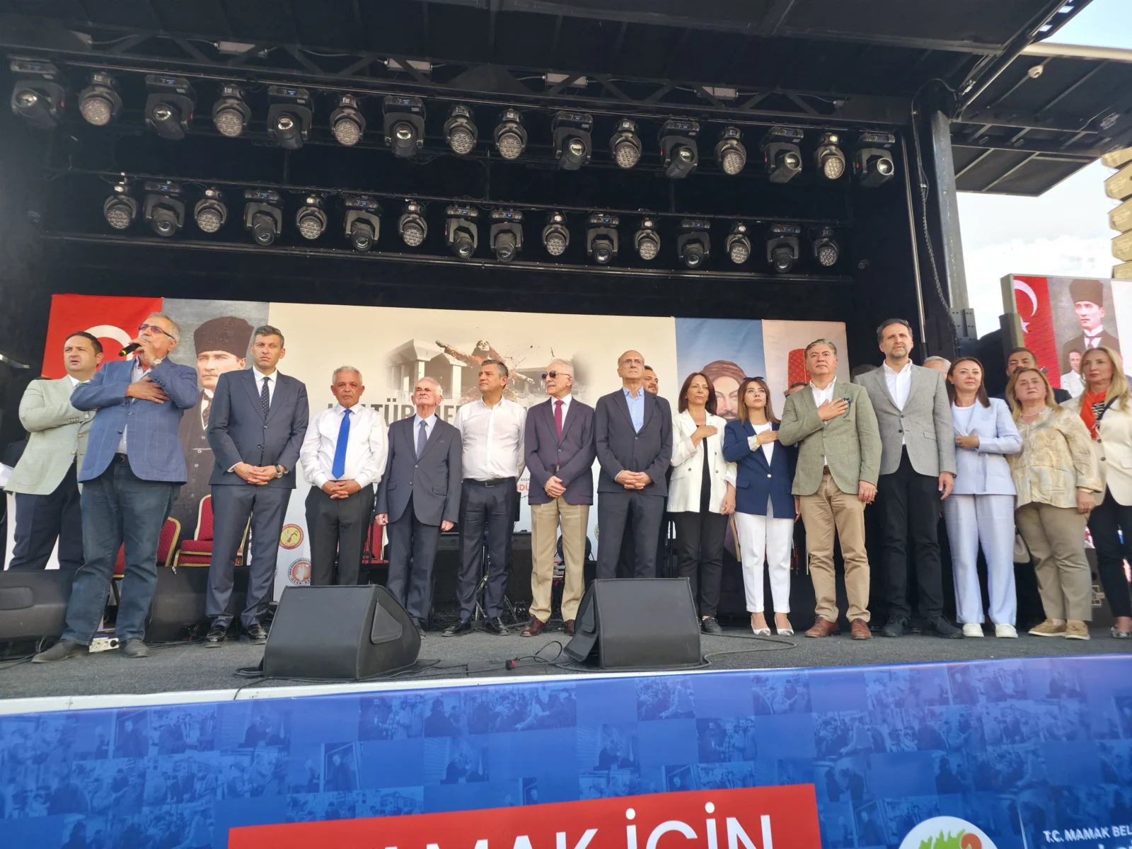 YENİ Parti Mamak Belediyesi Kültür Merkezi ve Cemevi'nin temel atma töreninde. (Özgür Özel x hesabı)