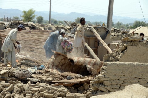 23 Eylül 2013 Pakistan'da meydana gelen 7.7 büyüklüğünde deprem  (BANARAS KHAN/AFP/Getty Images)