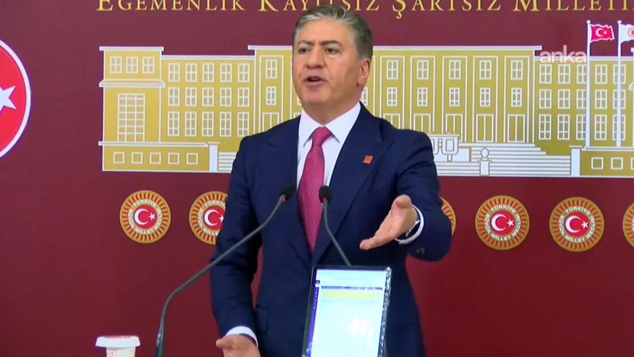 YENİ Partili Murat Emir 'Kirli senaryoyu paylaşacağım' dedi. (Fotoğraf: YENİ Parti x hesabı)