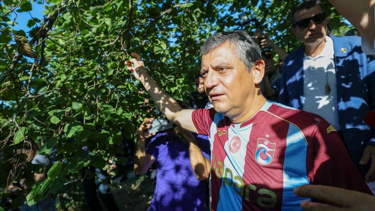 YENİ Parti Genel Başkanı Özgür Özel Trabzon'da (Fotoğraf: Ö.Özel x hesabı)